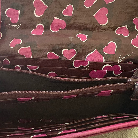 Gucci Takeru Lovely Hearts Heart Interlocking GG Gold Logo Continental W… - Picture 12 of 14